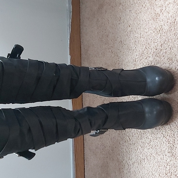 Boots - Picture 2 of 5